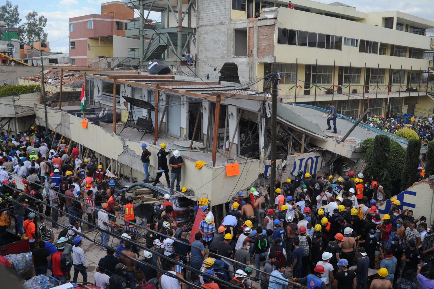 Школа землетрясение. Землетрясение в школе. 138 Ninos muertos землетрясение Мексика.