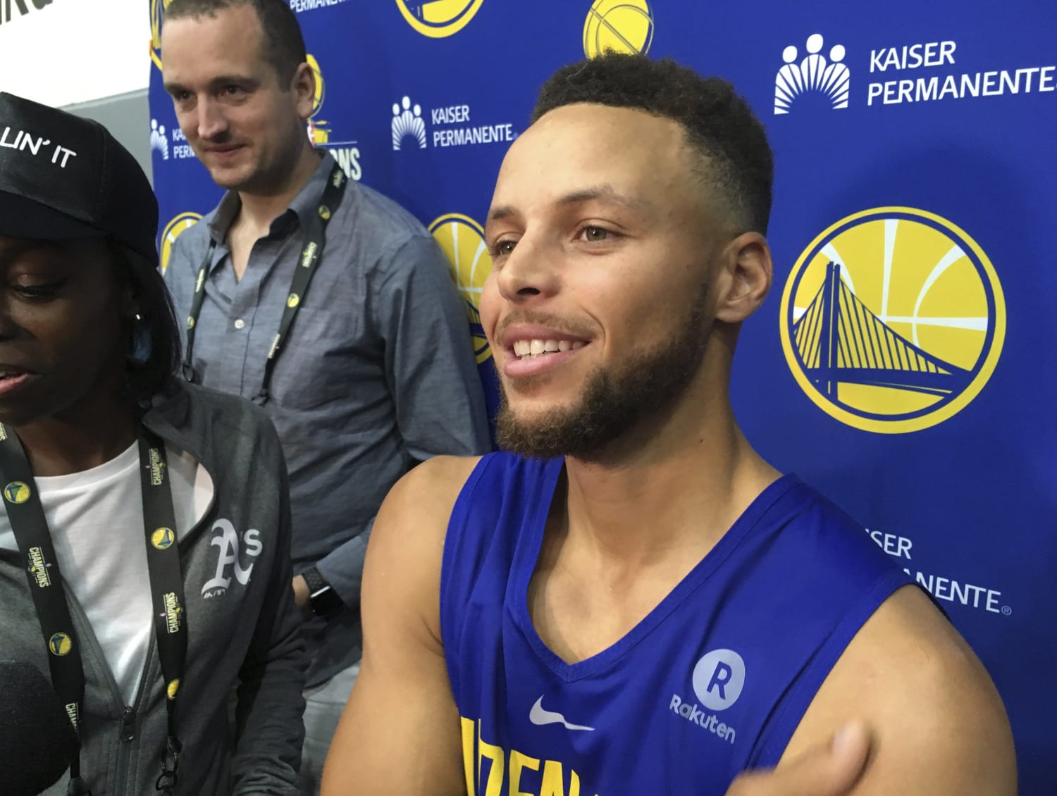 Trump tells NBA star Curry that White House visit is off