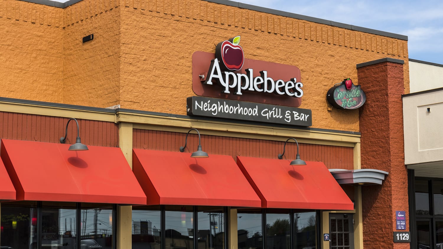 Applebee's offering big cocktail and dinner discounts