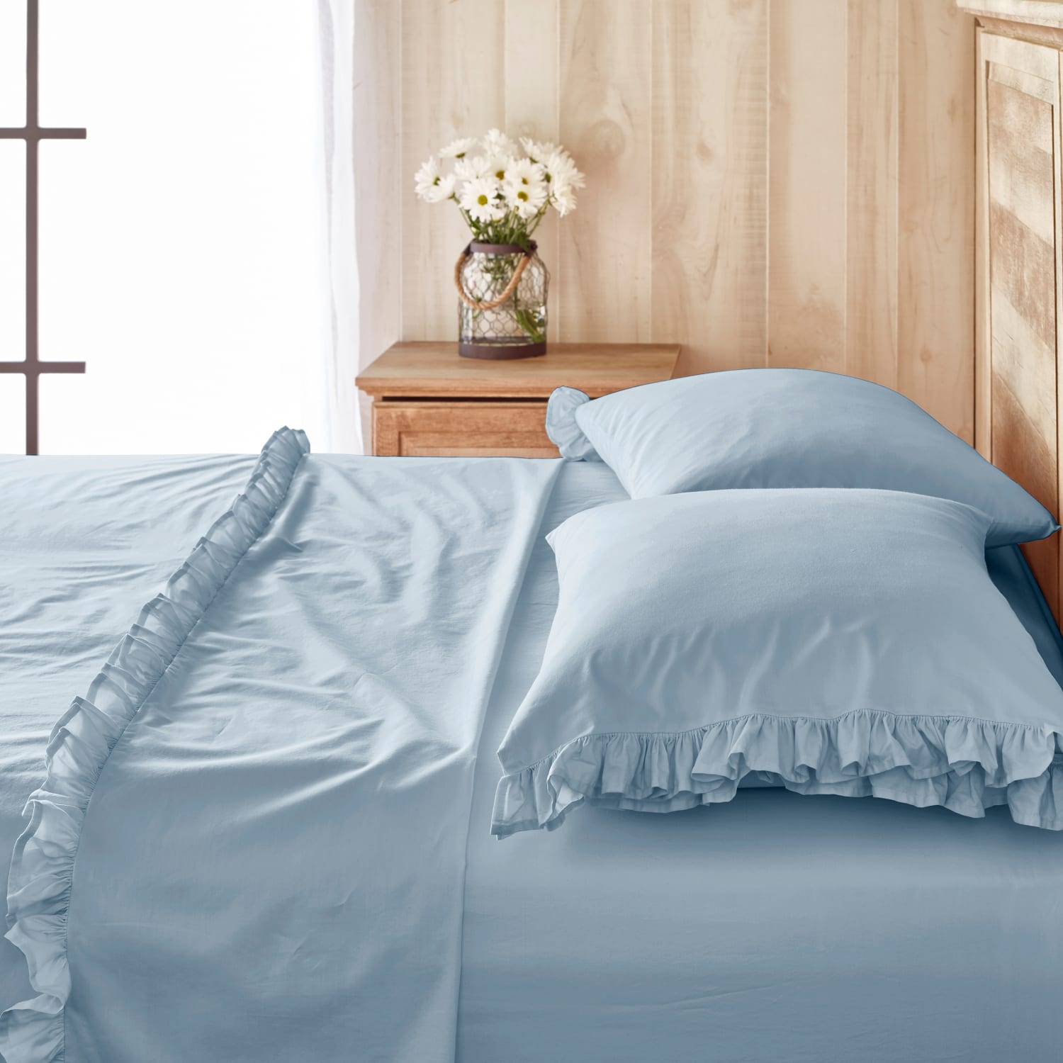 Pioneer Woman' Ree Drummond has a bedding line now