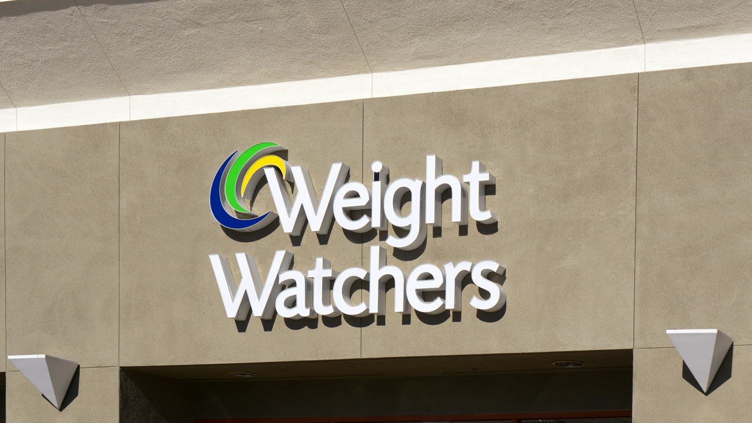 https://media-cldnry.s-nbcnews.com/image/upload/newscms/2017_44/1292478/weight-watchers-today-171030-teaser.jpg