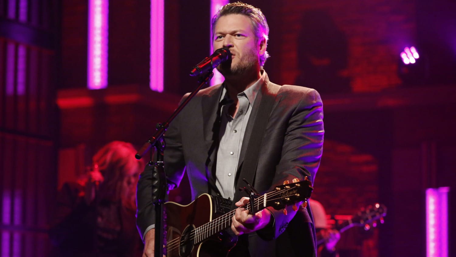 Blake Shelton Opens Up About Gwen Inspiring Sexy New Song Turnin Me On