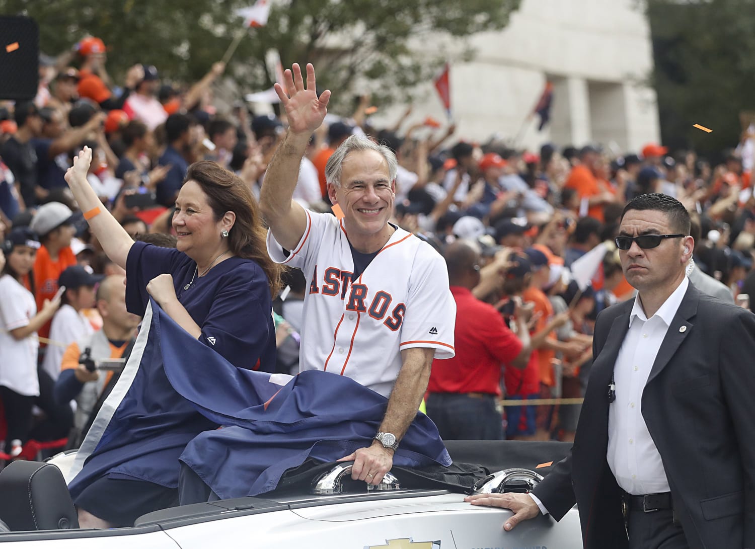 Video Thousands attend victory parade for Houston Astros - ABC News