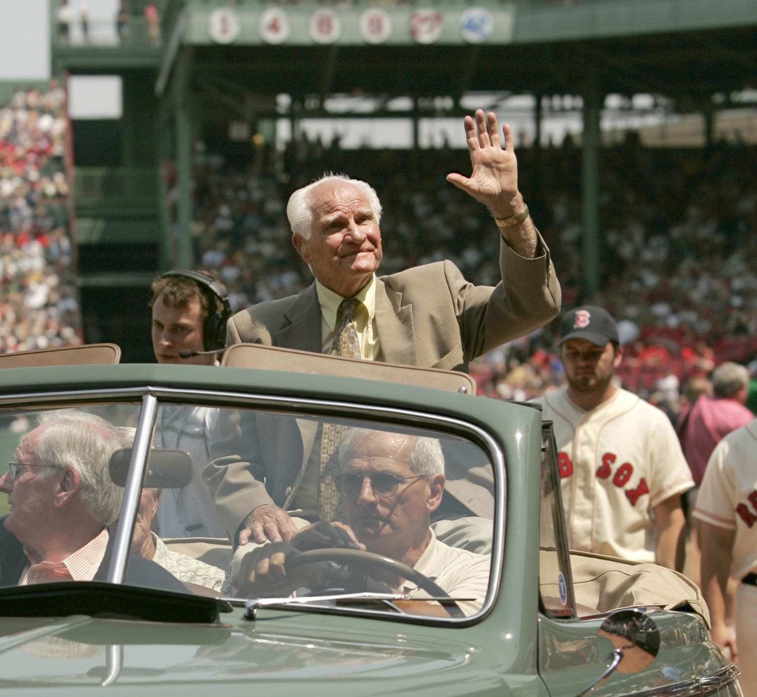 Bobby Doerr, Red Sox Hall of Fame second baseman, dead at 99 – New York  Daily News