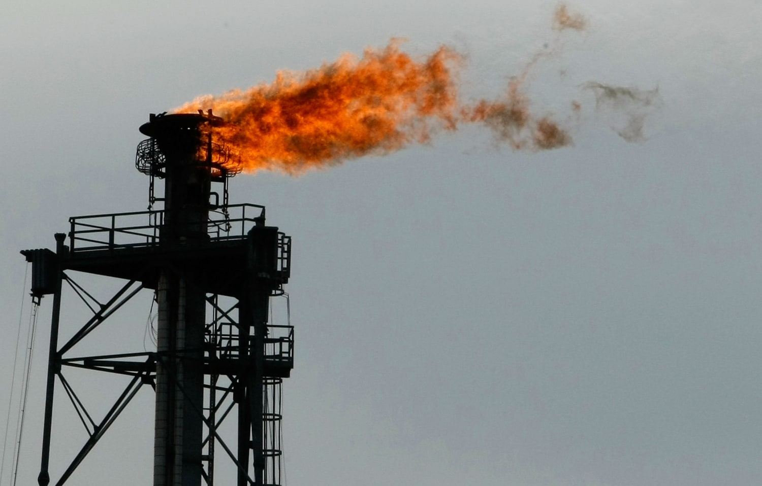 Нефть 40. Пожар BP Texas City refinery март 2005. Closed Flare Unit.