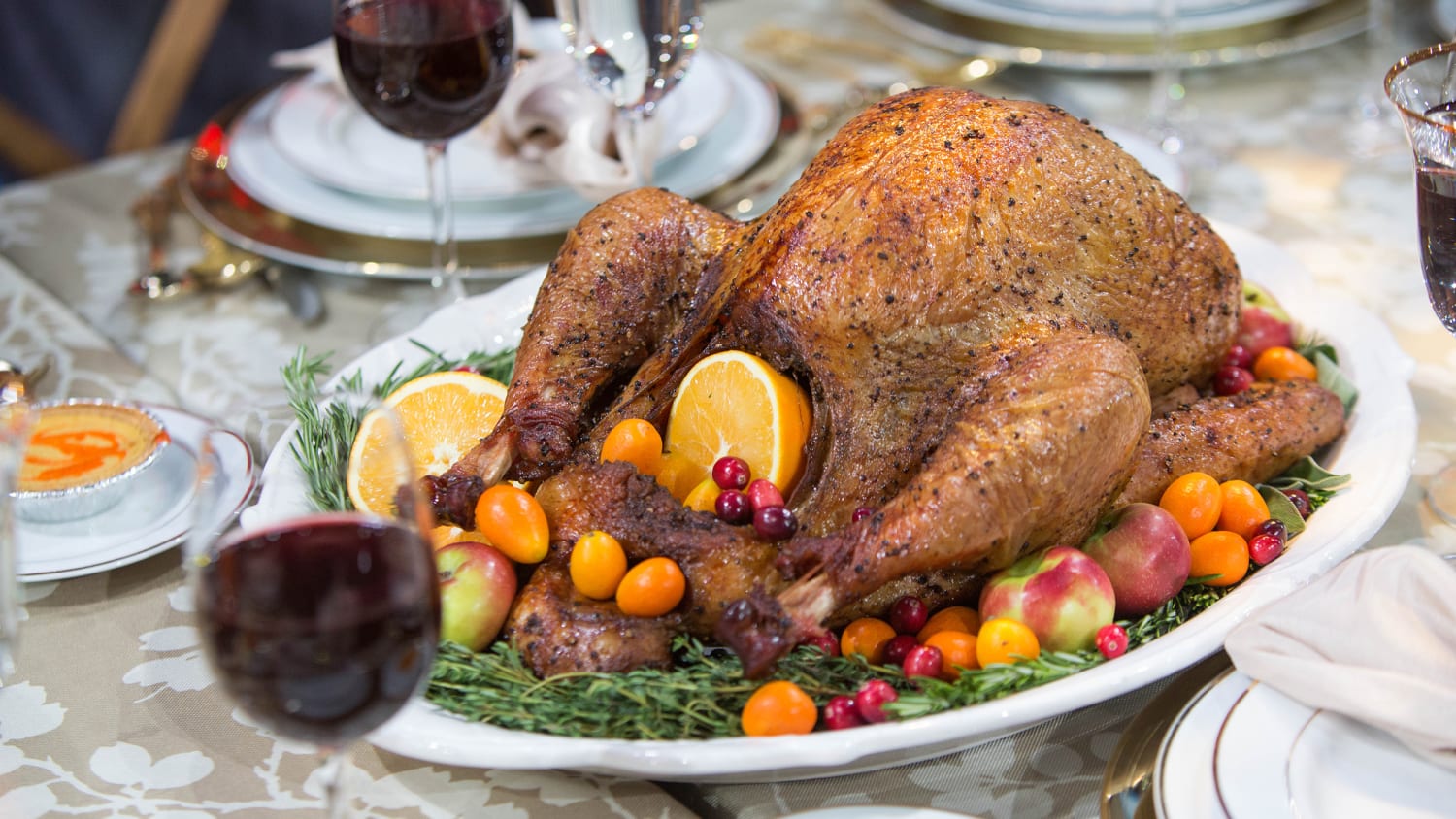 Thanksgiving tips, tricks and a recipe from 4 NFL linemen 