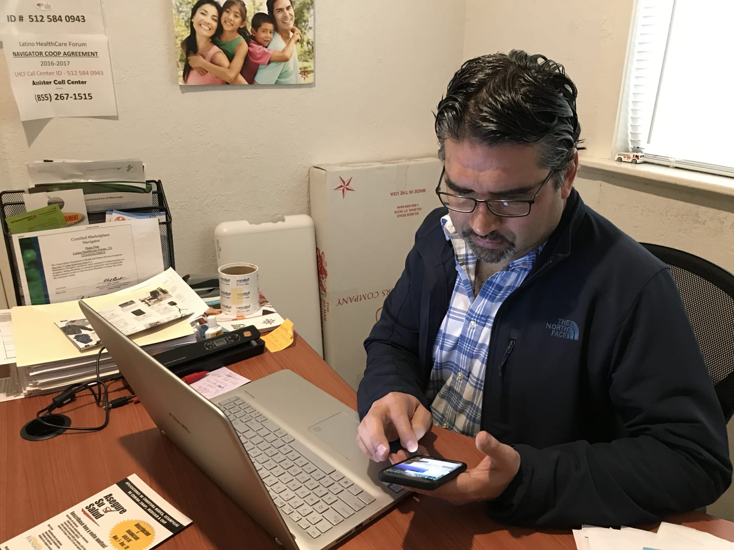 Enrolling Latinos in Obamacare under Trump brings new challenges