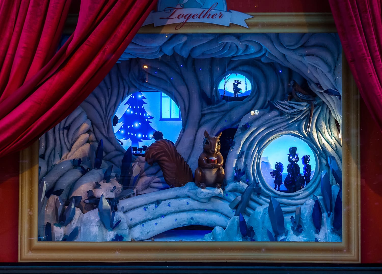 Holiday windows 2017: See the most beautiful displays