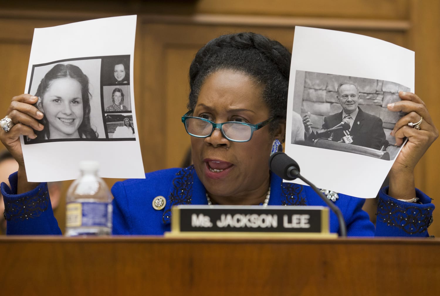 United Airlines apologizes to passenger who says Rep. Sheila Jackson Lee  took her seat