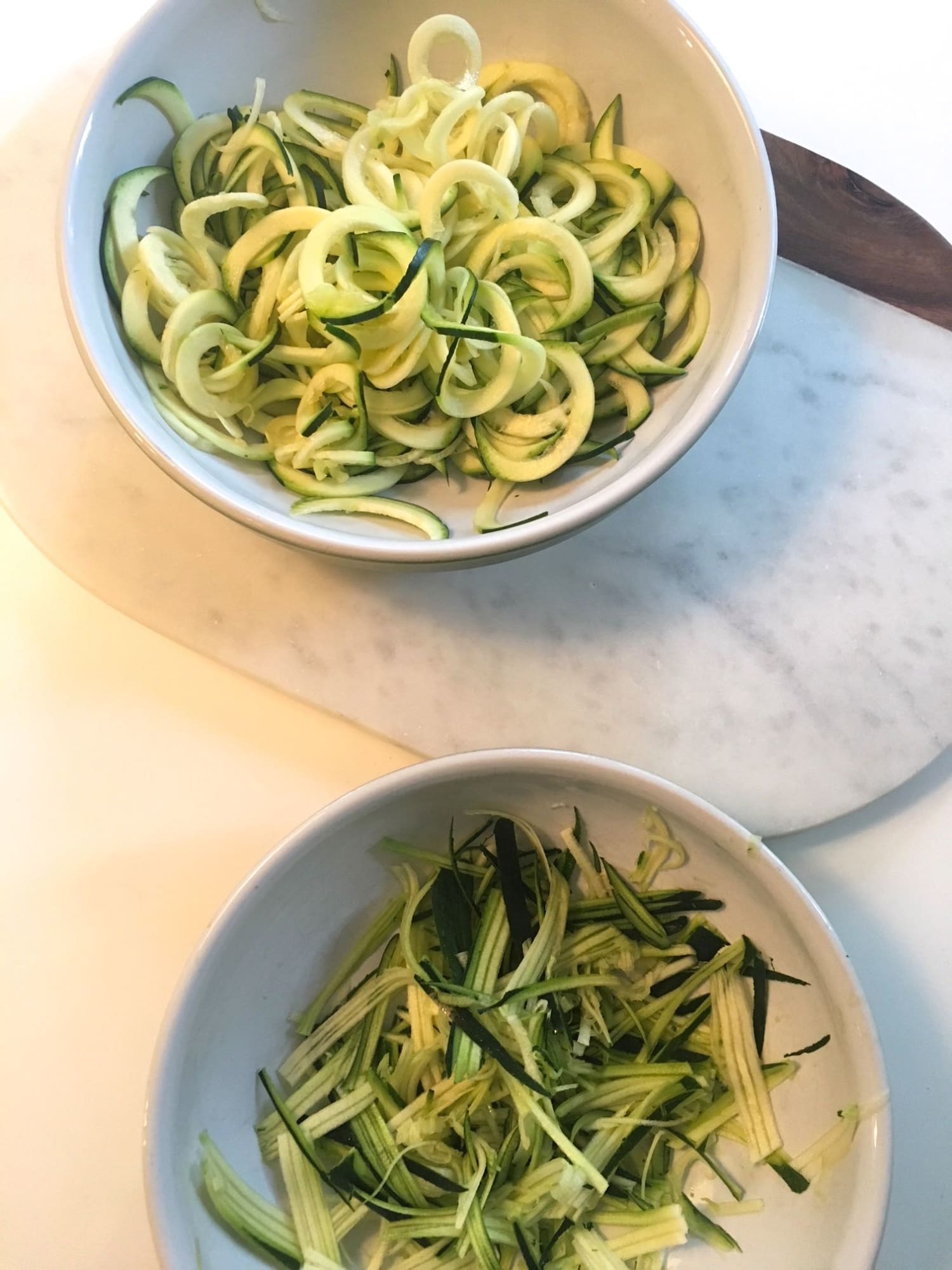 Mueller Spiralizer for Veggies, Salad Container for Lunch - All-In-One Food  Prepper, Zucchini Noodle Maker, Vegetable Spiralizer, Comes with Fork