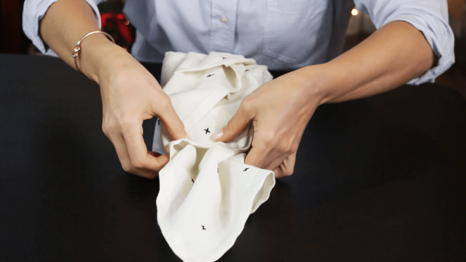 Paper-free gift-wrapping hack takes 30 seconds or less