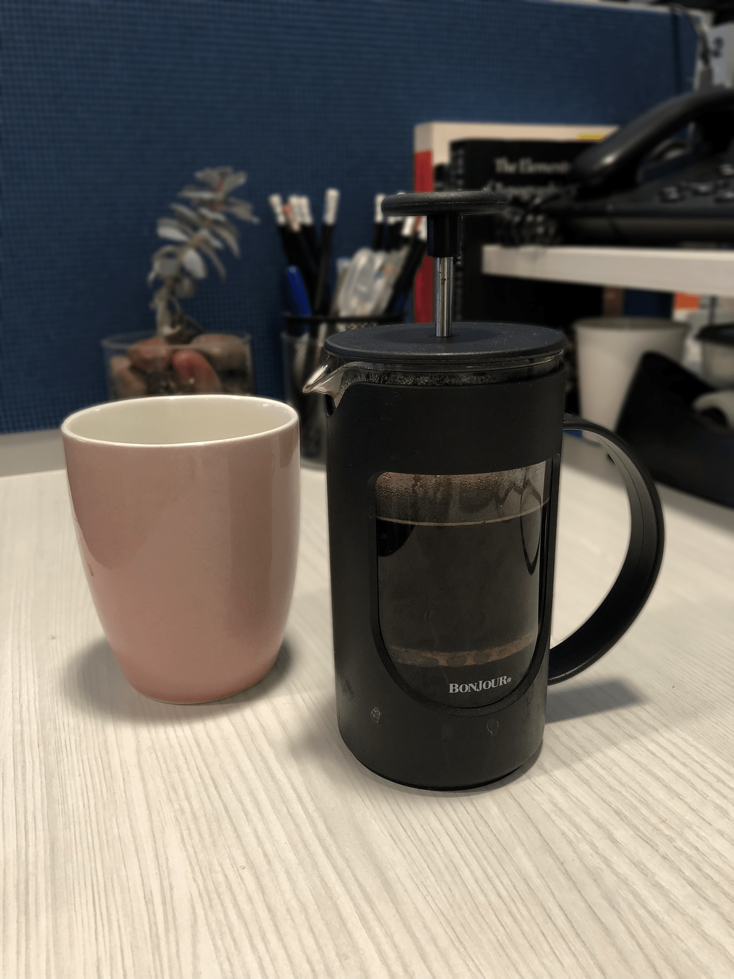 Invest in the Best Office Coffee Maker for your Cubicle