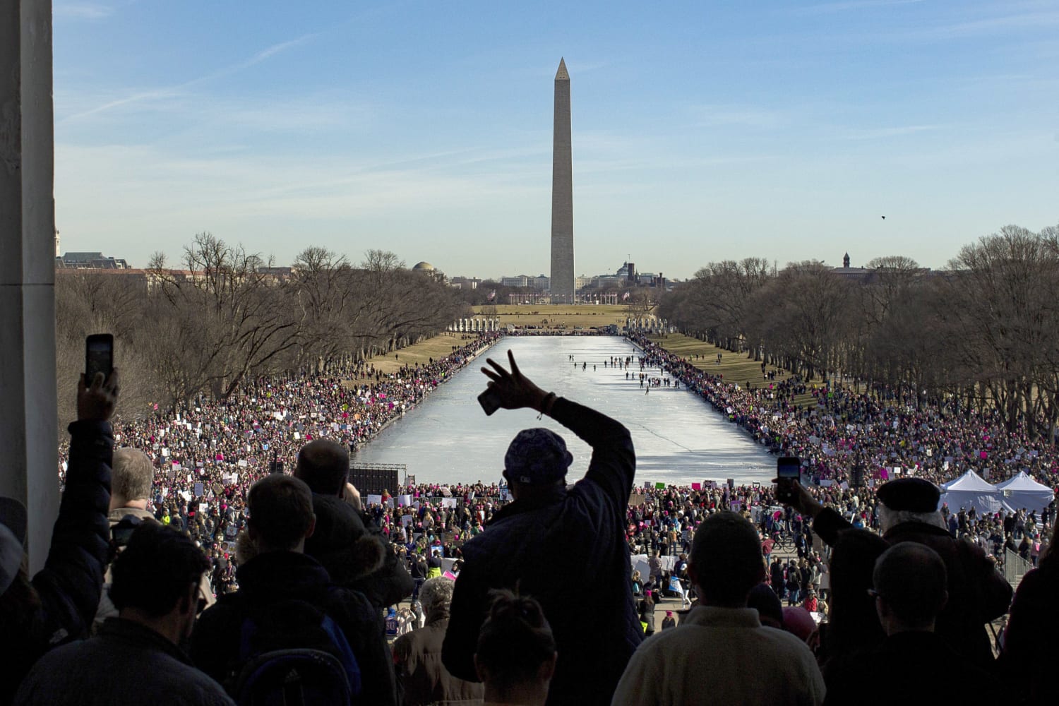 March around. Вашингтонский марш 1993 года. thousands march in washington.