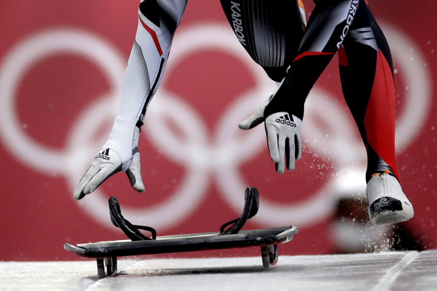 Snowboarding legend Shaun White reclaims Winter Olympics halfpipe gold at  age of 31