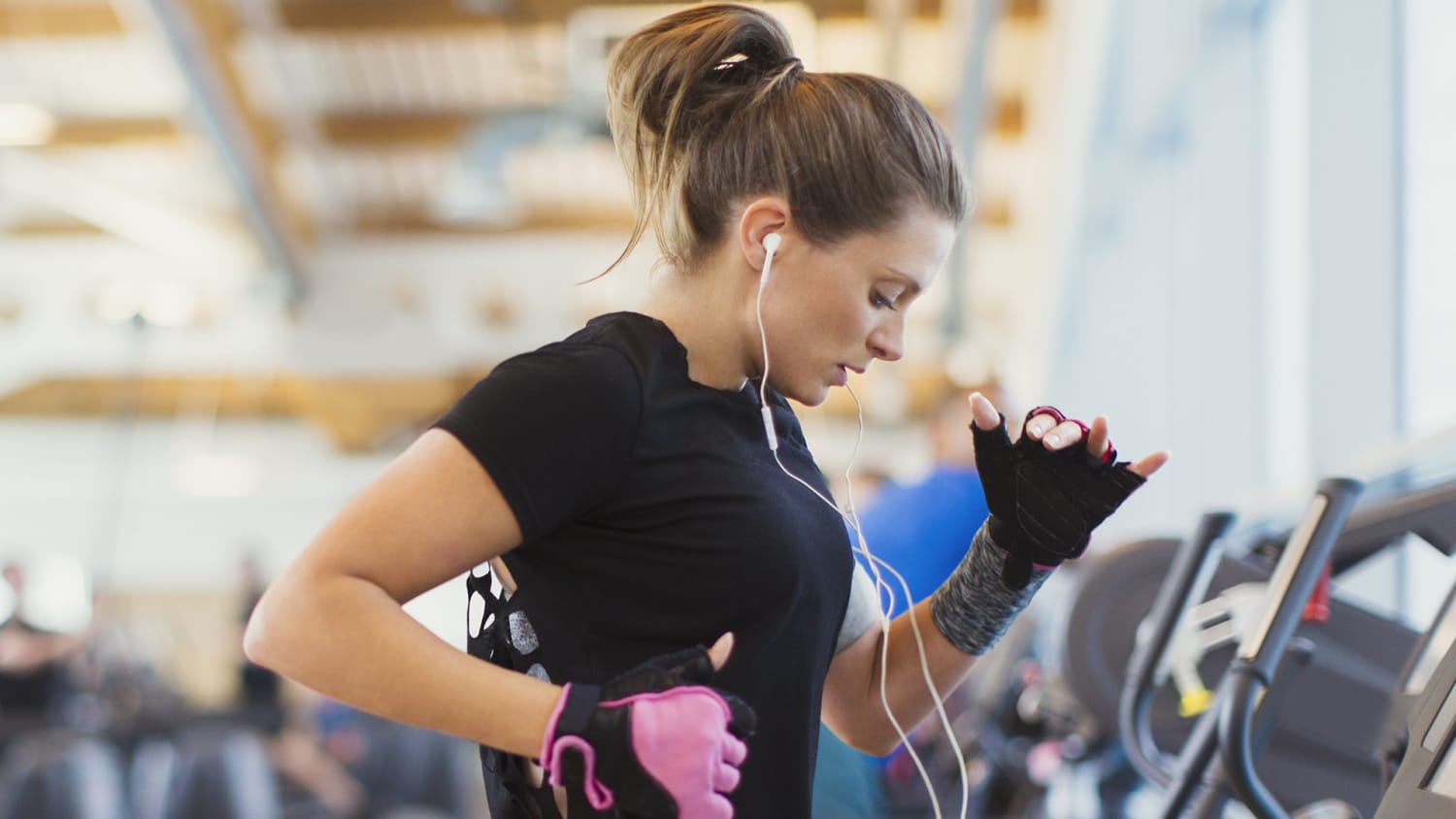 Workout Music: 7 Benefits of Jamming Out During a Workout – LUCYD EYEWEAR