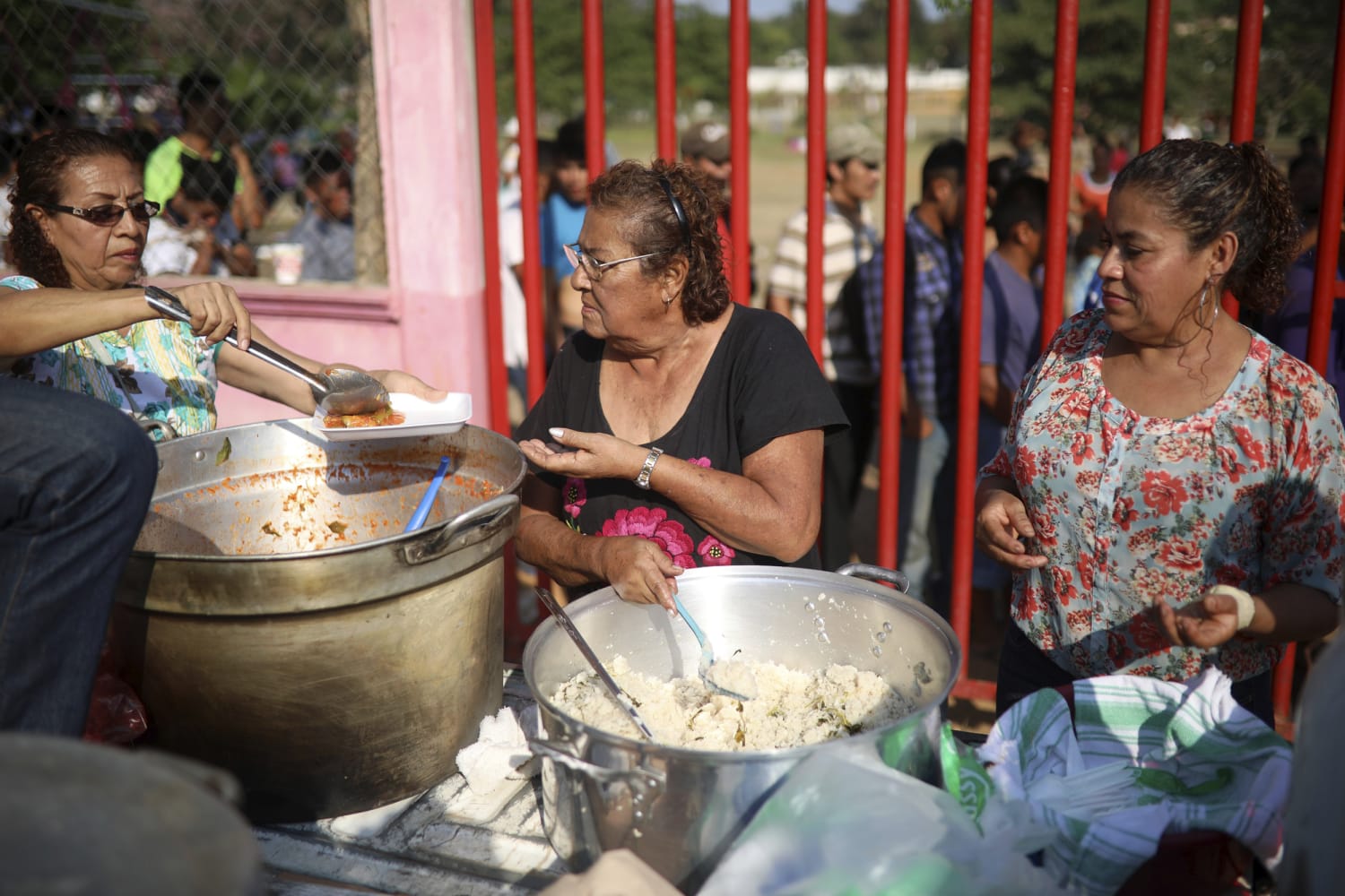 Who s Pueblo Sin Fronteras the group behind the migrant caravan