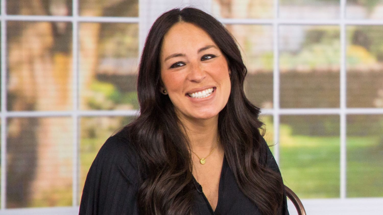 Joanna Gaines reveals the cover for her upcoming book, 'Homebody'...