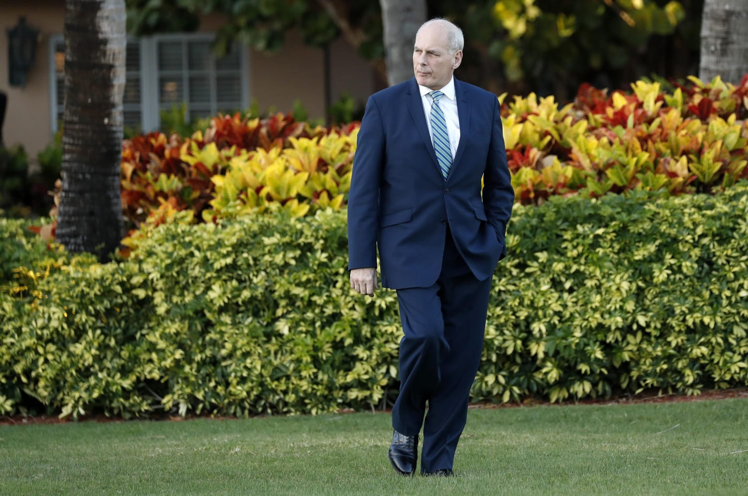 Kelly thinks he's saving U.S. from disaster, calls Trump 'idiot,' say White  House staffers