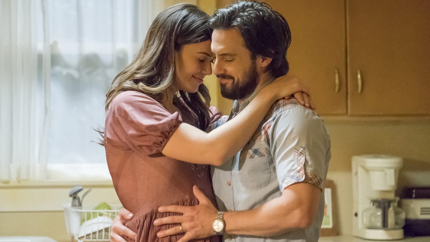 Mandy Moore films emotional scene on set of This Is Us