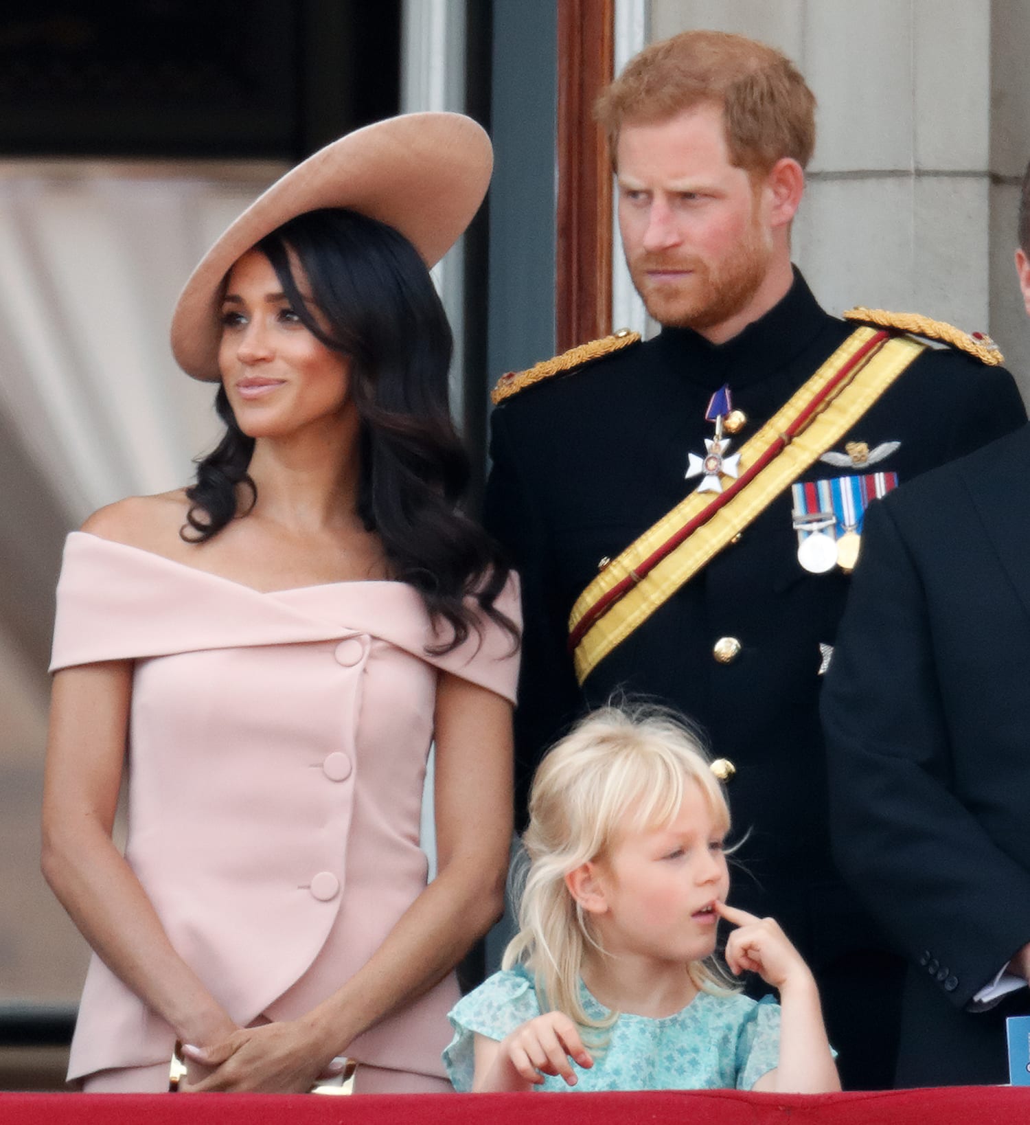 meghan markle pink outfit