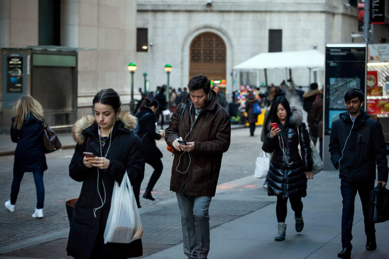 Брат интернет. People on their Phones. Telephone in the Street. People search on the Street with Phone. Pedestrians who stare at their Phones.