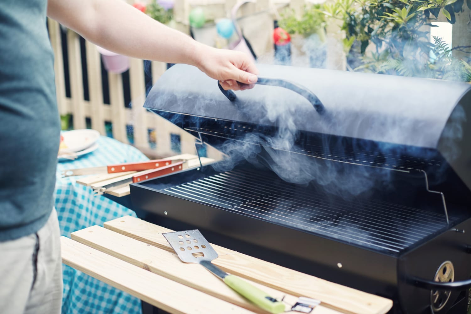 What is the Easiest Way to Clean a Grill? 