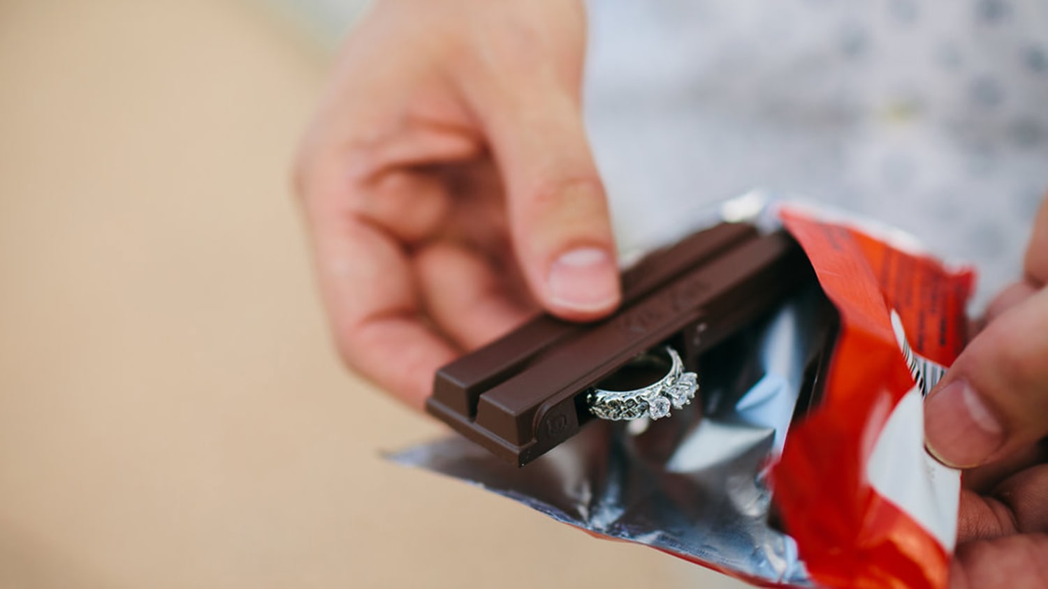 Man who went viral for a Kit Kat used one to propose