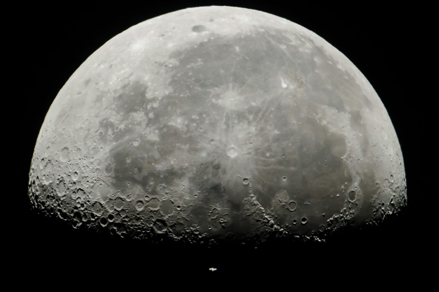 Светлый перед луны. Фото Луны. Дрейпер снимок Луны. Марс Марс. Теория mond.