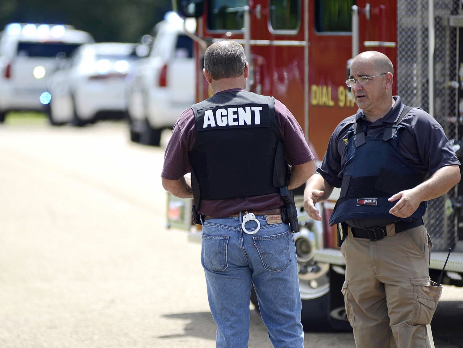 Mississippi man stabs relatives in federal office — shot dead by security  guard