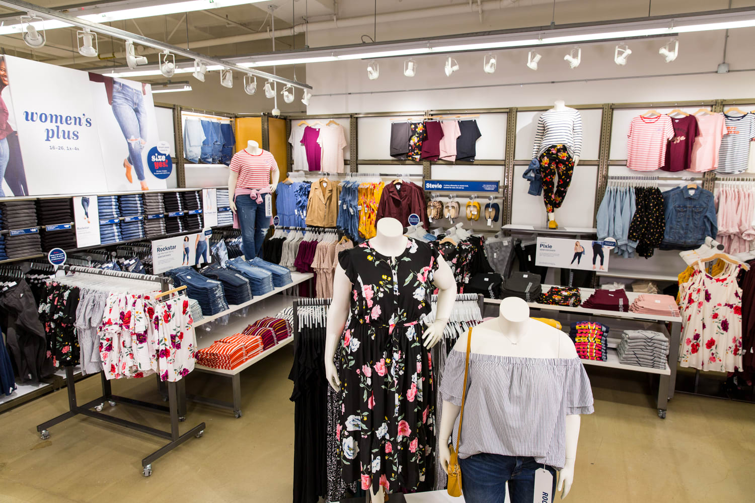Old Navy is bringing back plus sizes to select stores