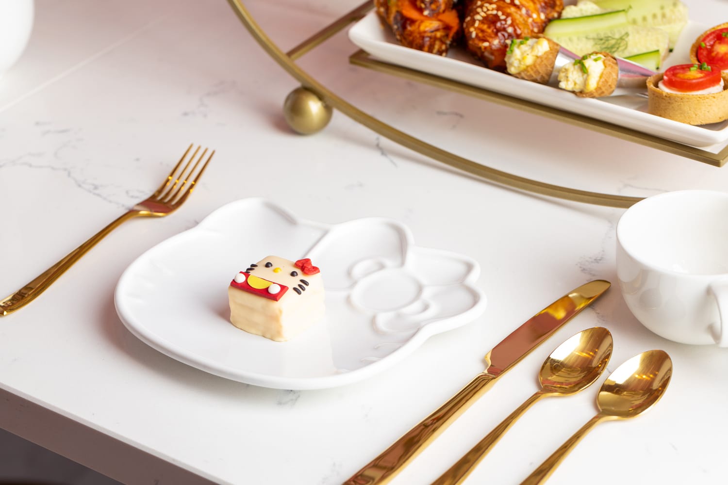 O primeiro Hello Kitty Gran Café será inaugurado esta semana na Califórnia  - 11/09/2018 - UOL Nossa