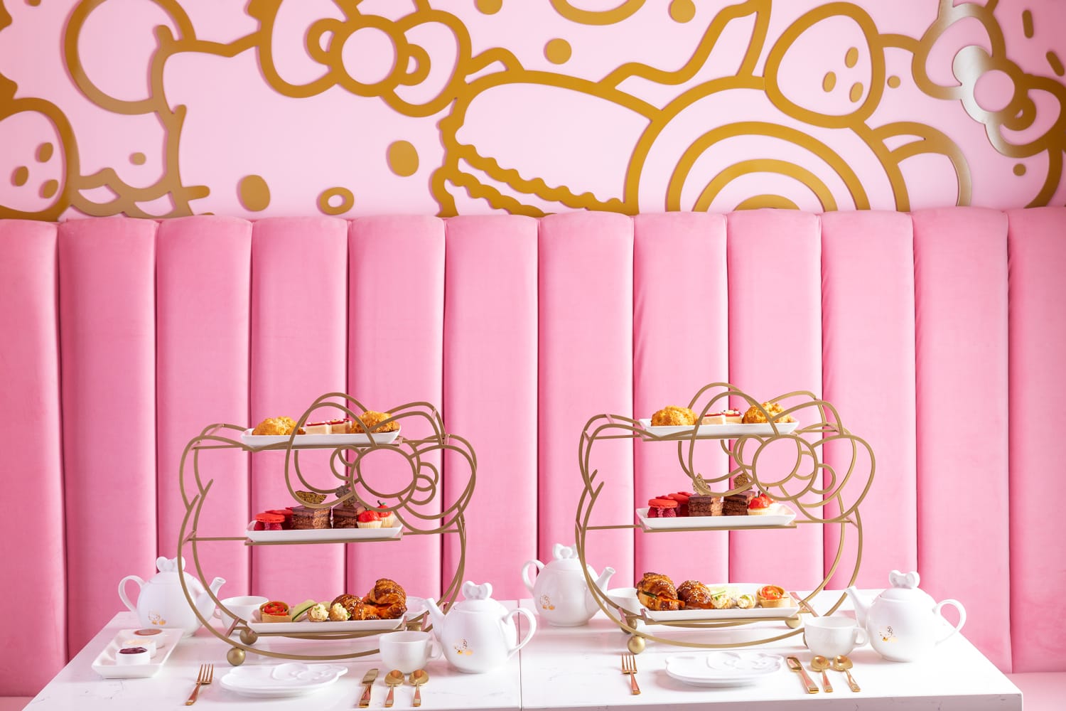 Here's What to Expect at America's First-Ever Hello Kitty Café in