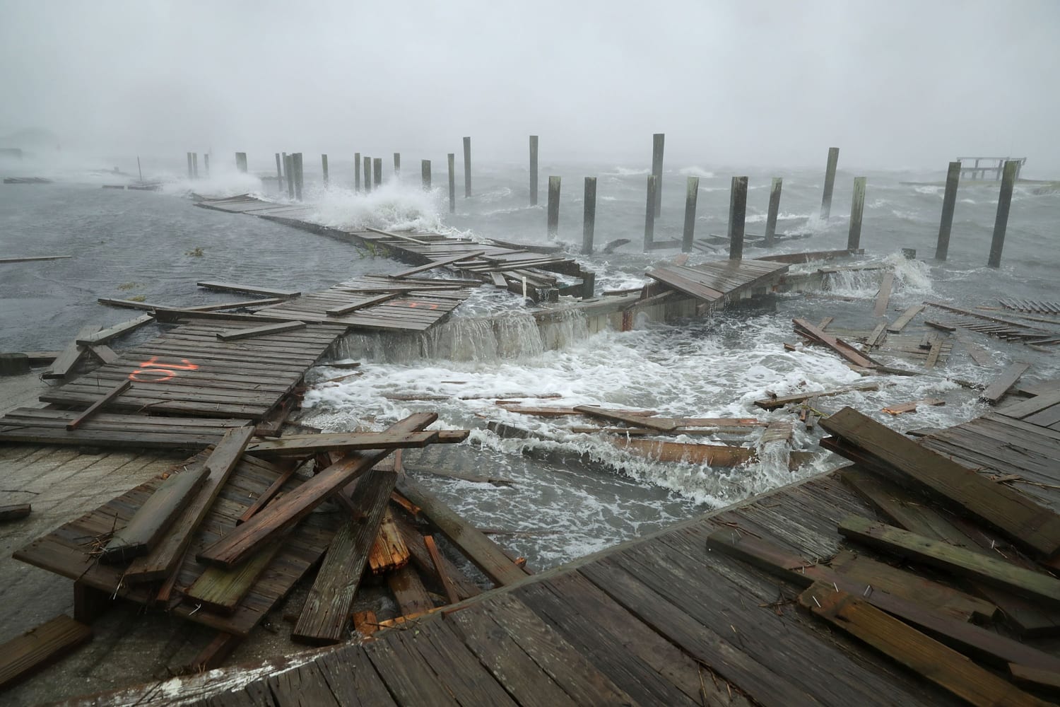 Hurricane Florence slams Carolinas