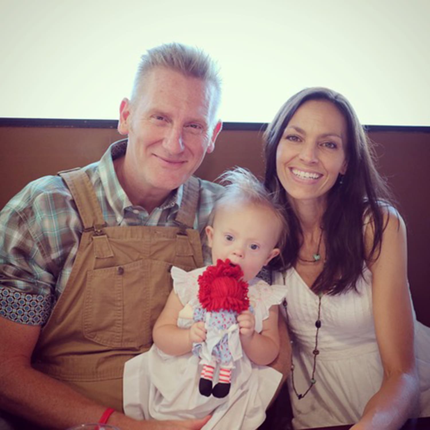 Rory Feek built a schoolhouse for his daughter, Indiana