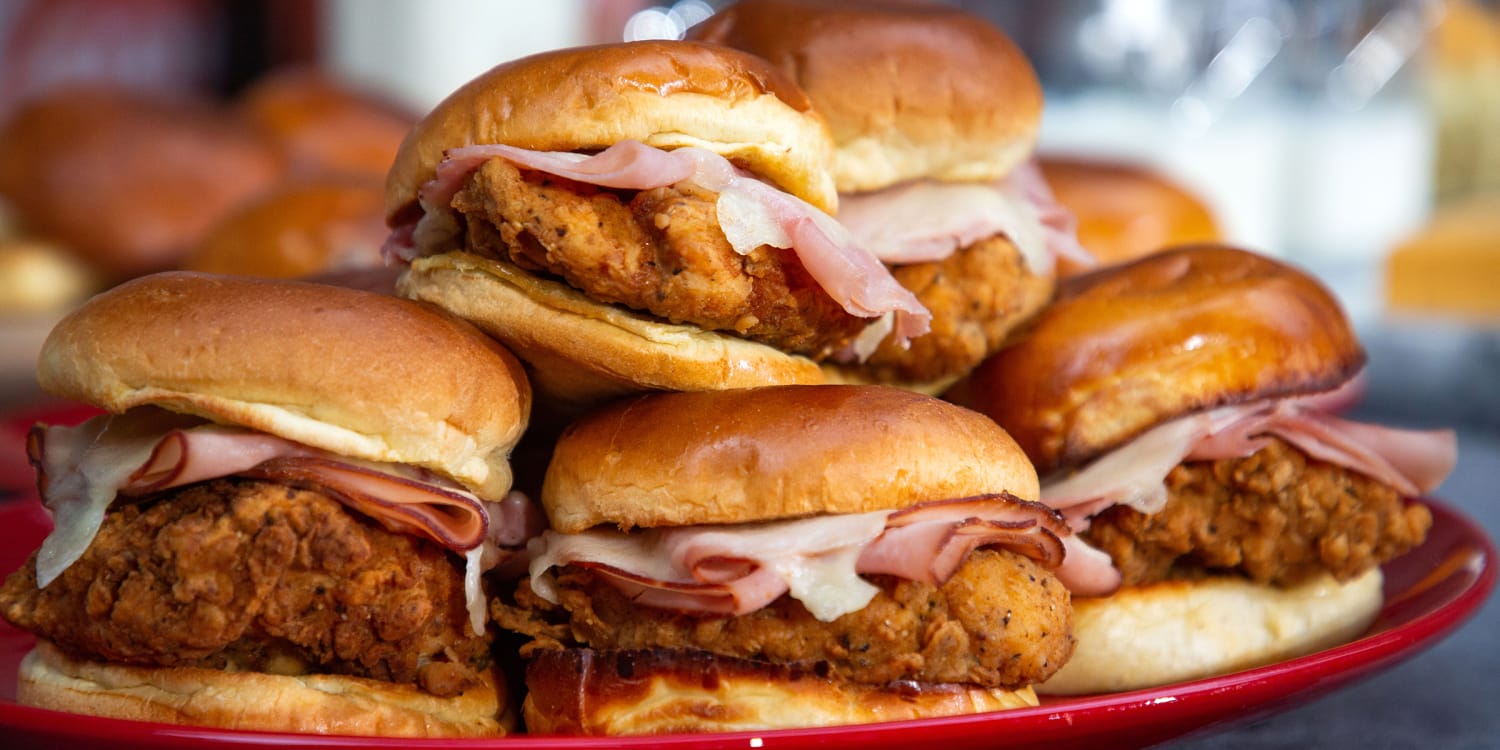 Shaq upgrades fried chicken sandwiches with barbecue sauce, ham and melty c...