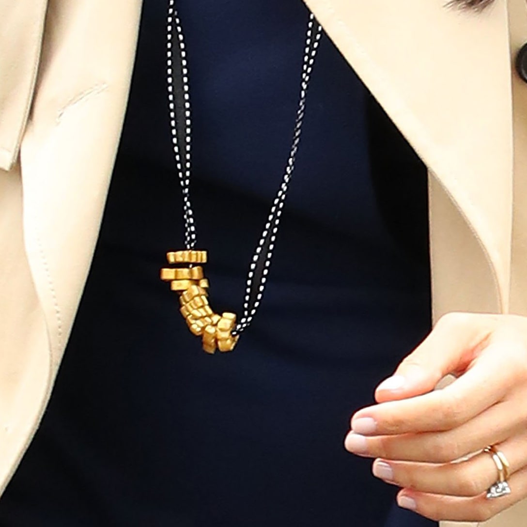 meghan markle pasta necklace