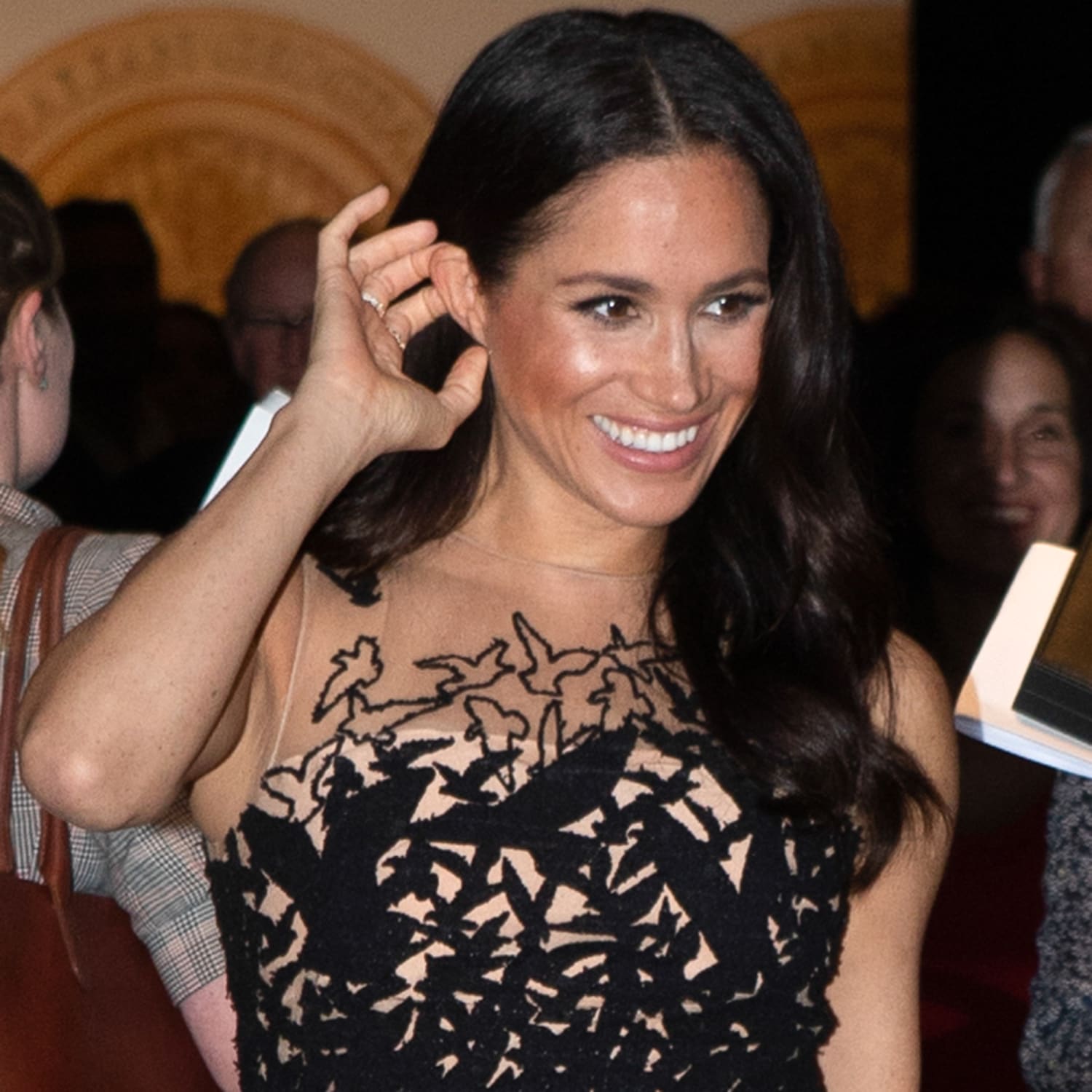 Meghan markle oscar de outlet la renta bird dress