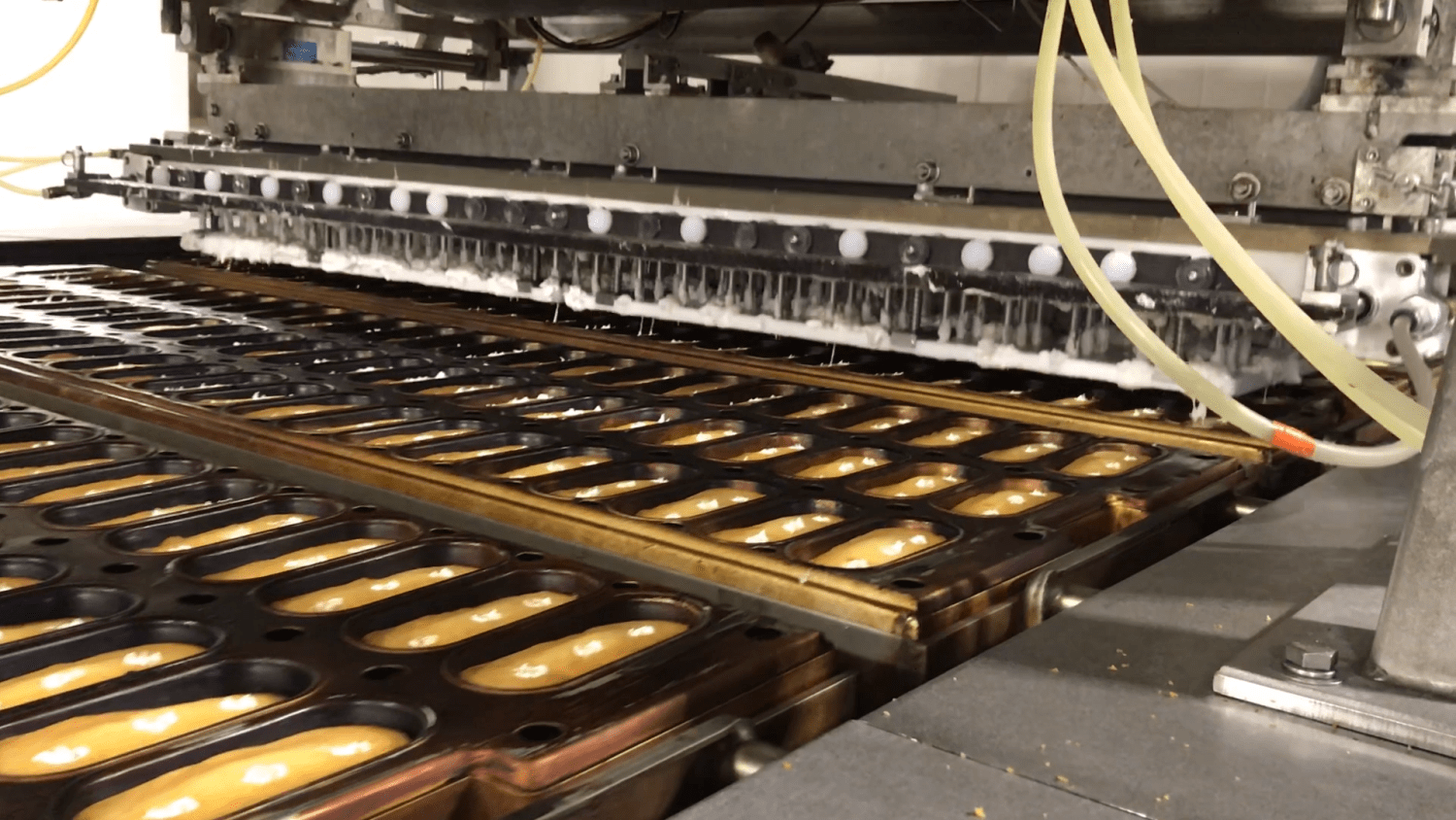 How Twinkies are made and more fun facts about the snack cakes