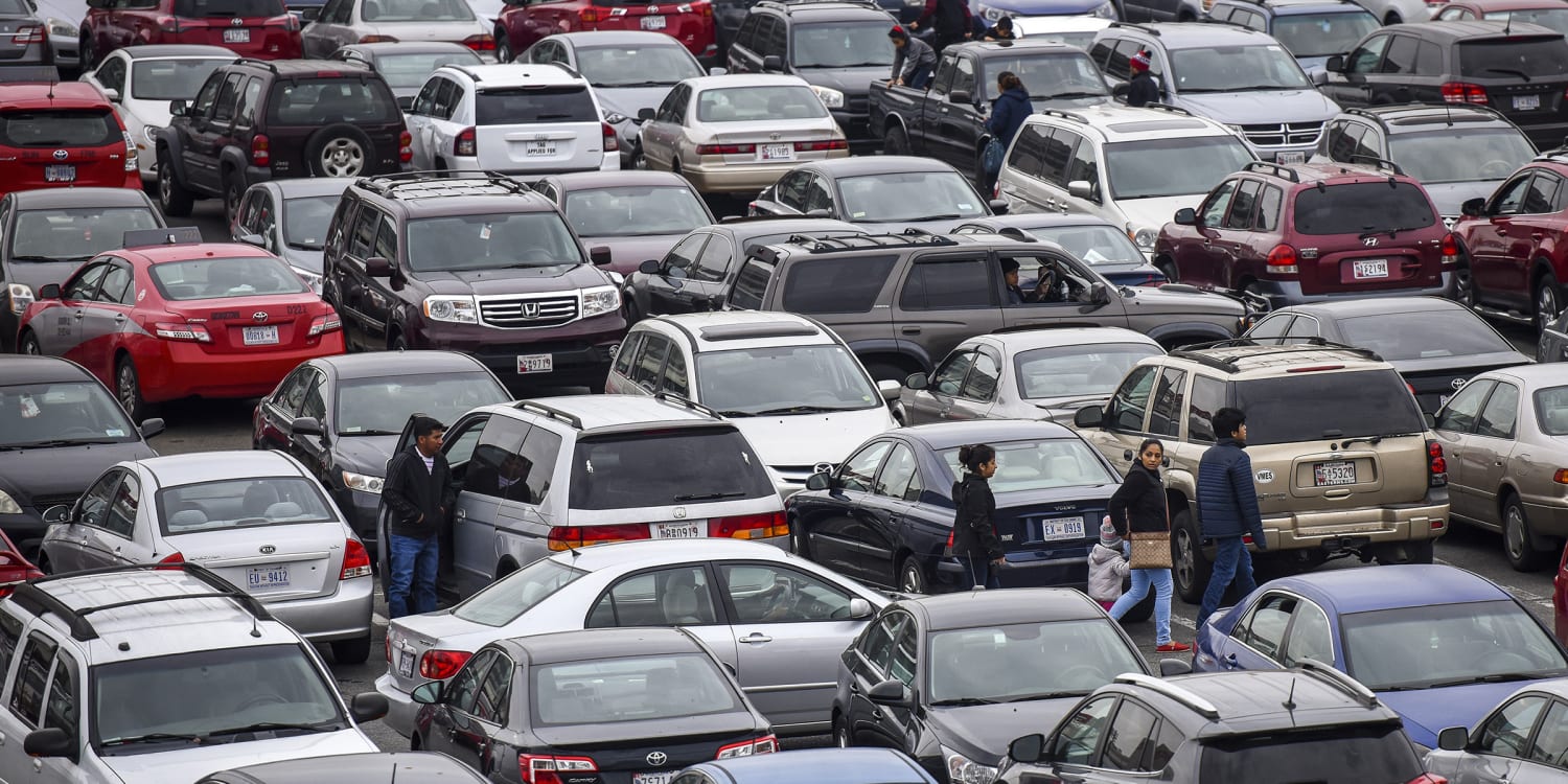 Why Parking Lots Are Not Full, Even on Black Friday - Bloomberg