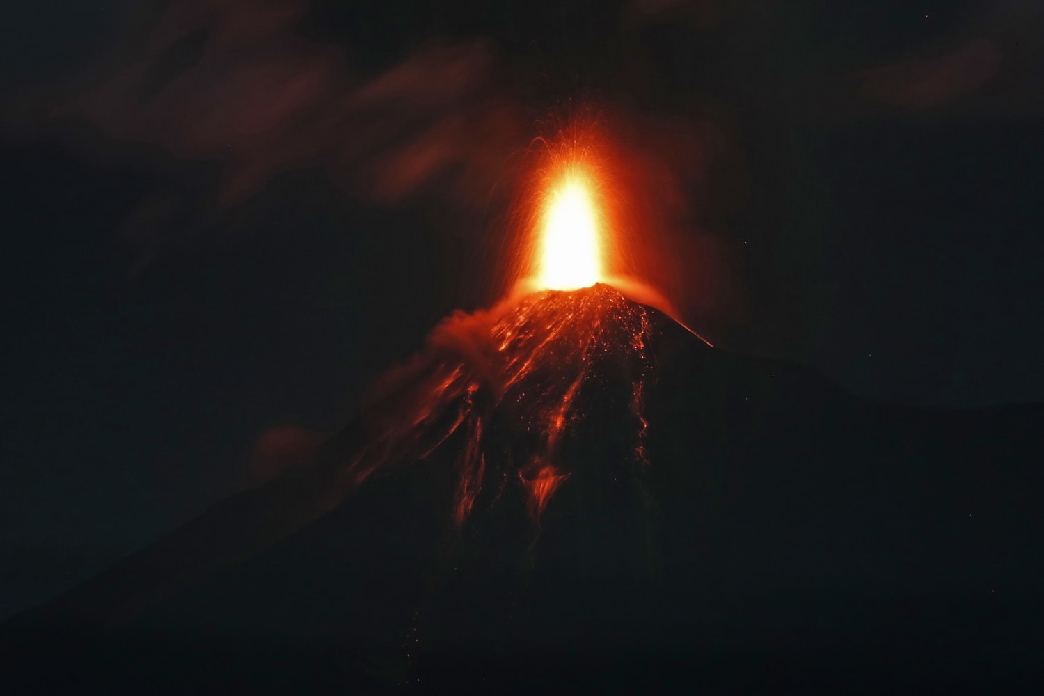 Guatemala S Erupting Volcan De Fuego Triggers Evacuations