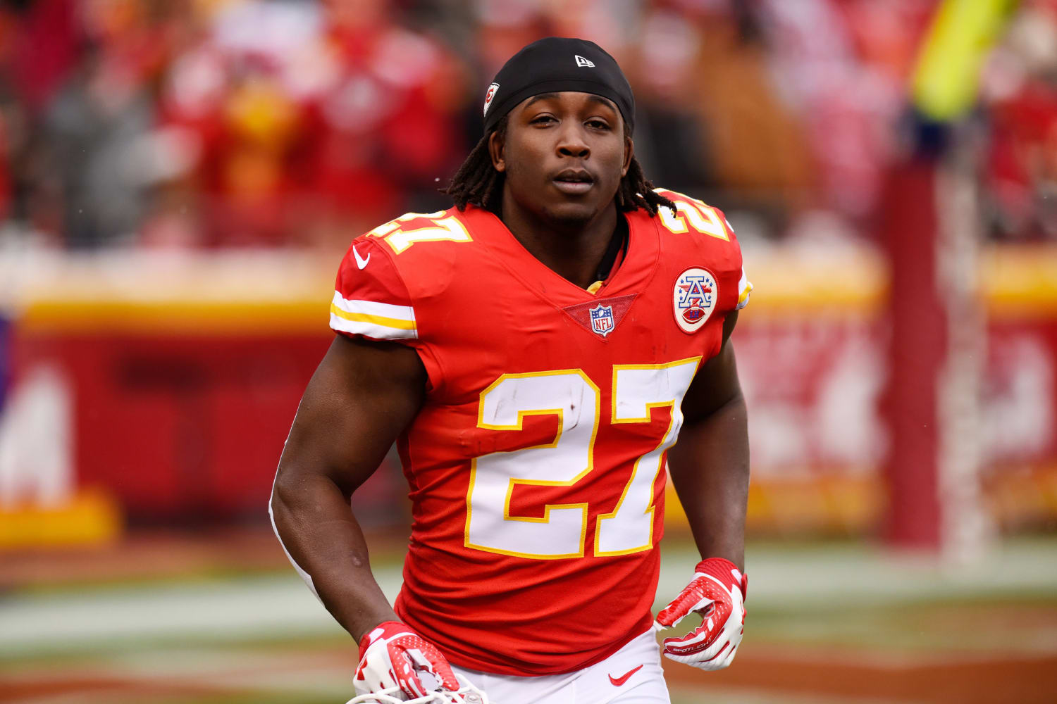 Kansas City Chiefs Star Kareem Hunt Fired After Video Shows Him Pushing Kicking Woman