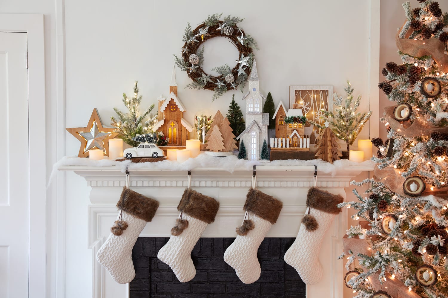 christmas decor for fireplace mantel