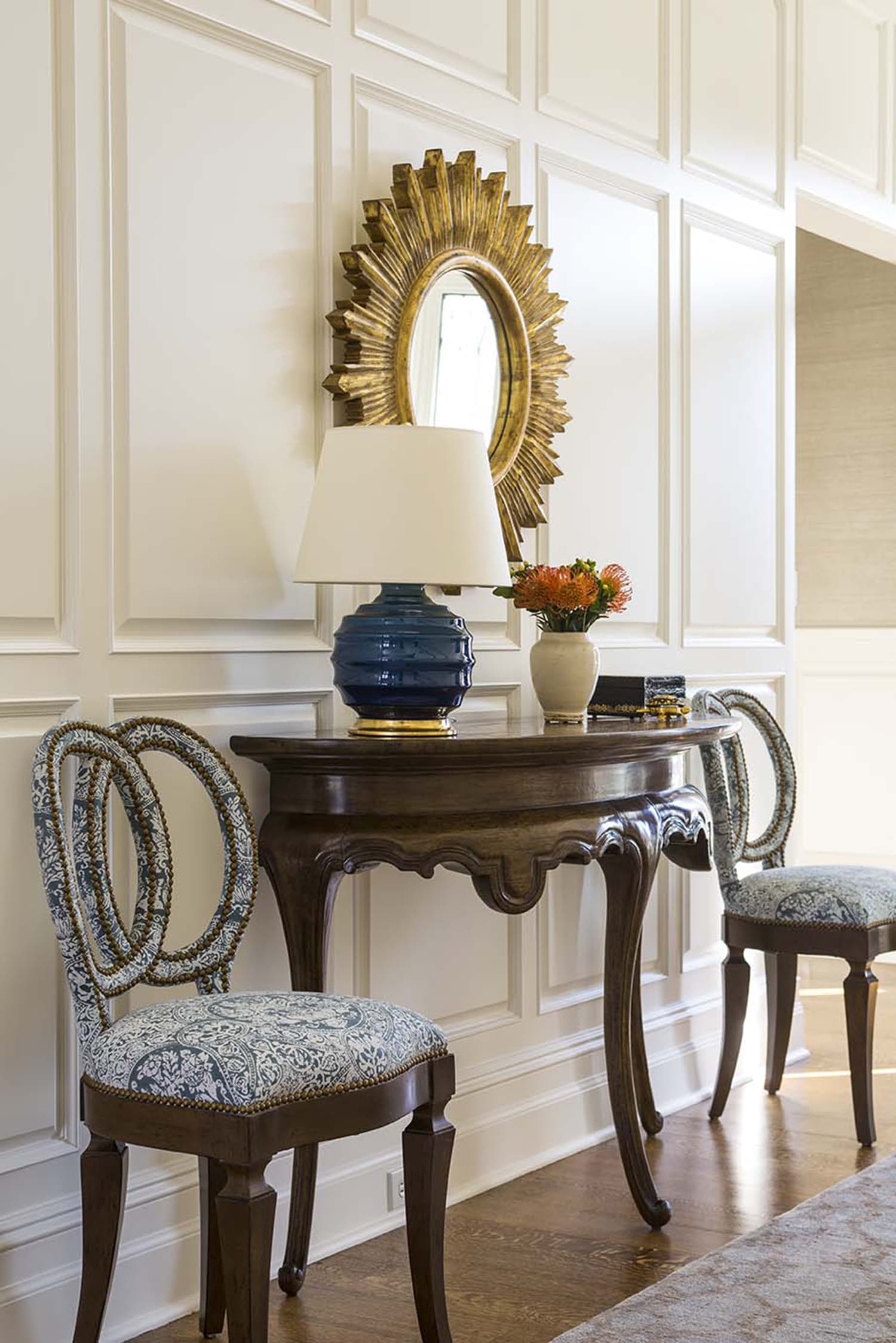 How to choose (and style) entryway furniture for your space