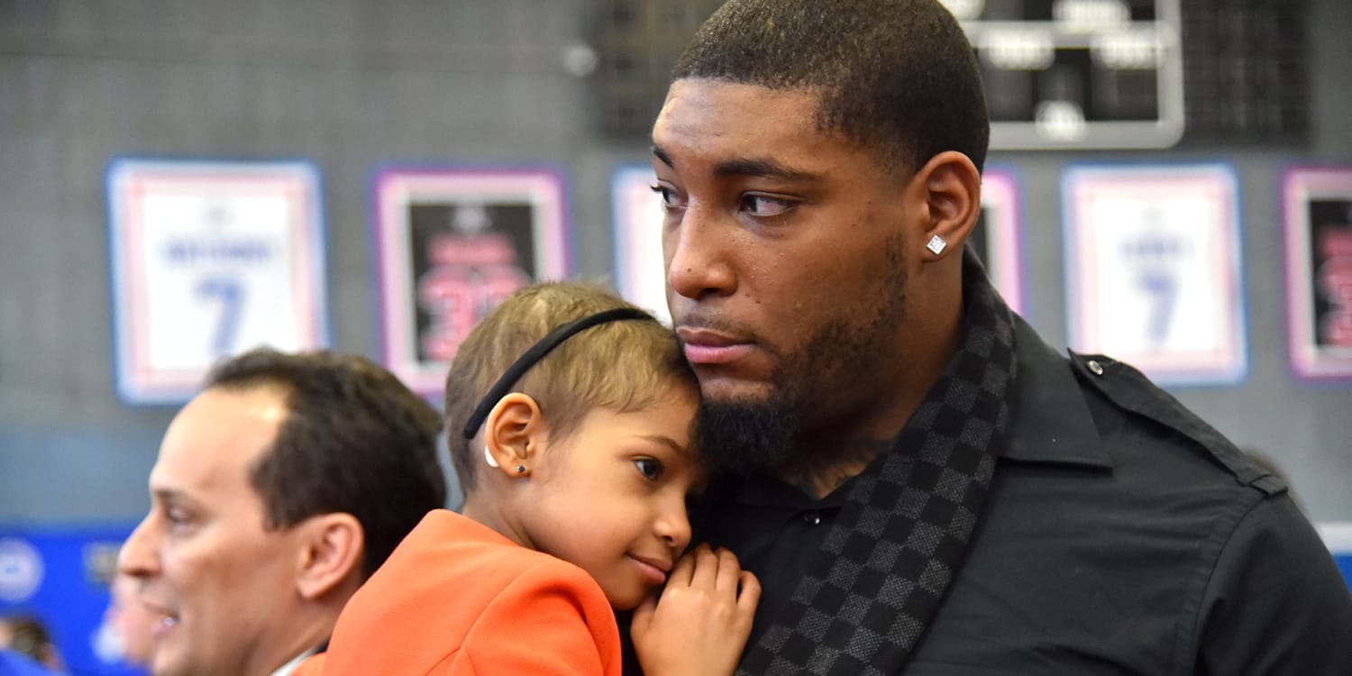 New England Patriots Honor Devon and Leah Still