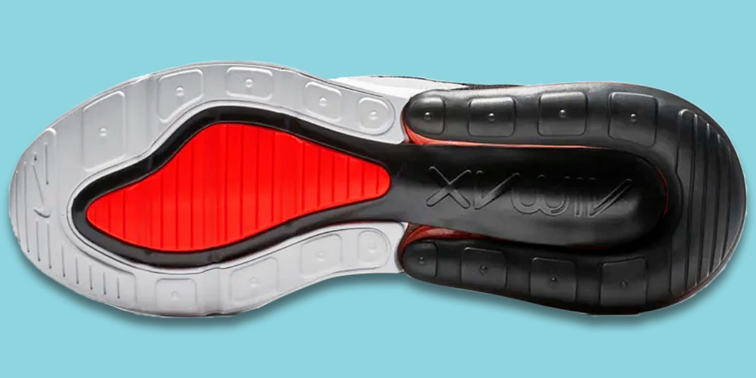 Verbonden buitenaards wezen Vallen Nike Air Max shoe logo called 'offensive' to Muslims for Allah-like design