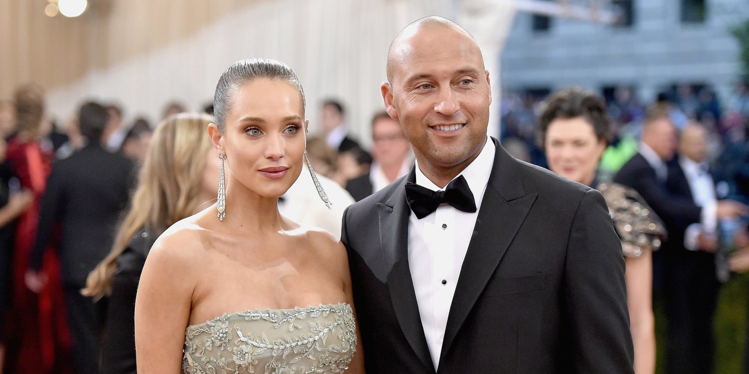 Derek Jeter's wife Hannah Davis shows off baby bump while out with her  husband