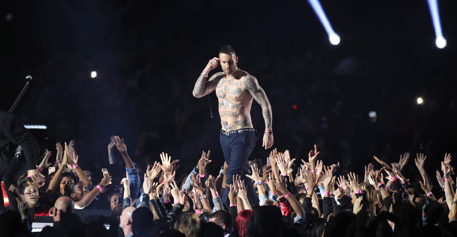 Maroon 5 Barely Leaves a Mark at the Super Bowl Halftime Show - The New  York Times