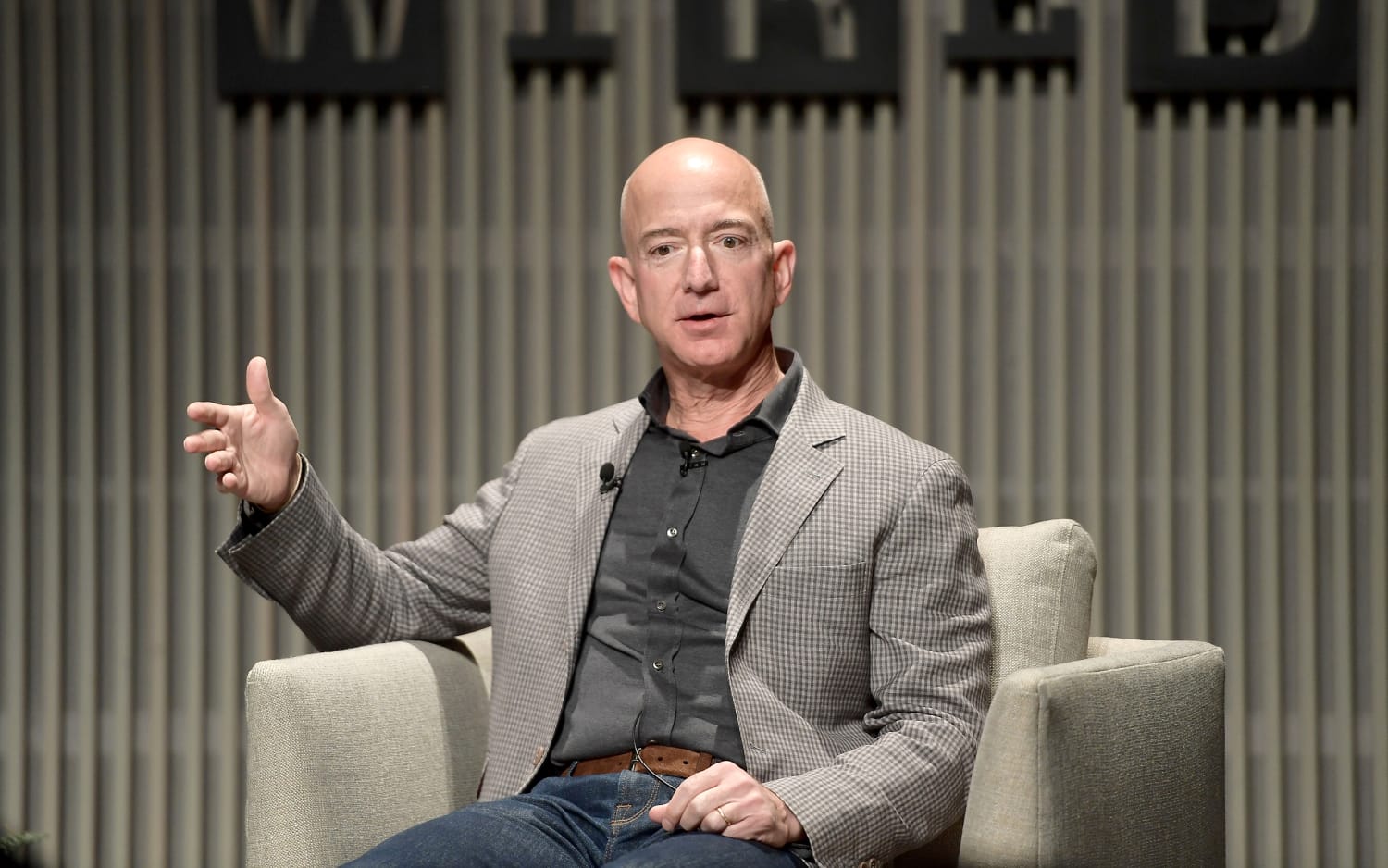Jeff Bezos Photos Show That No One S Intimate Selfies Are Safe And That They Aren T A Big Deal