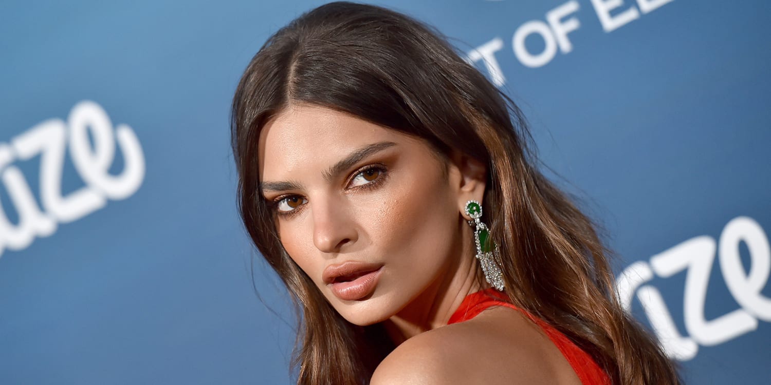 #emilyratajkowski