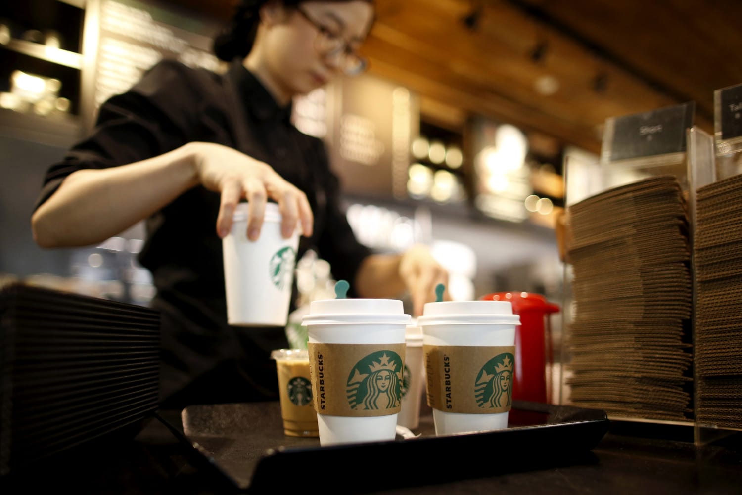 Starbucks announces test of recyclable, compostable cups